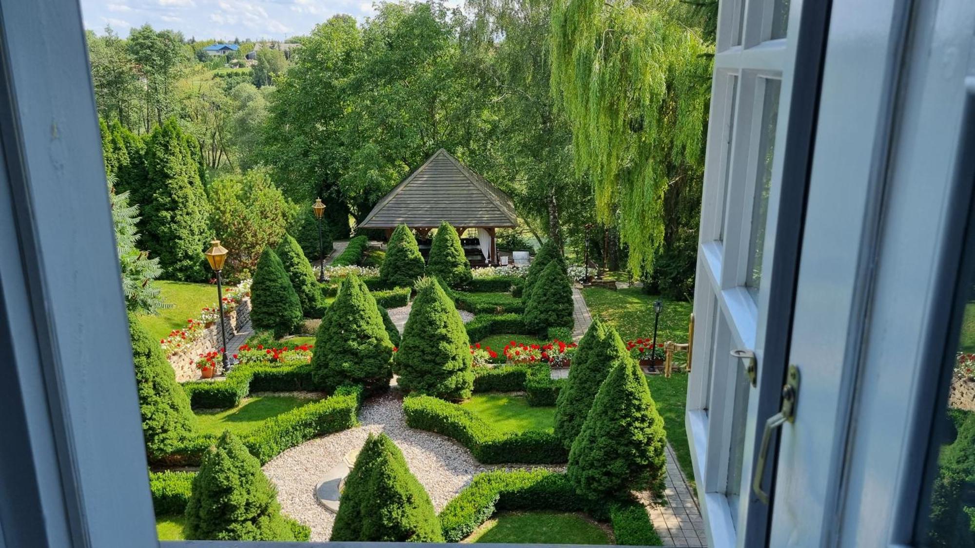 Bed and Breakfast Dwor Anna Ciecierzyn Exteriér fotografie