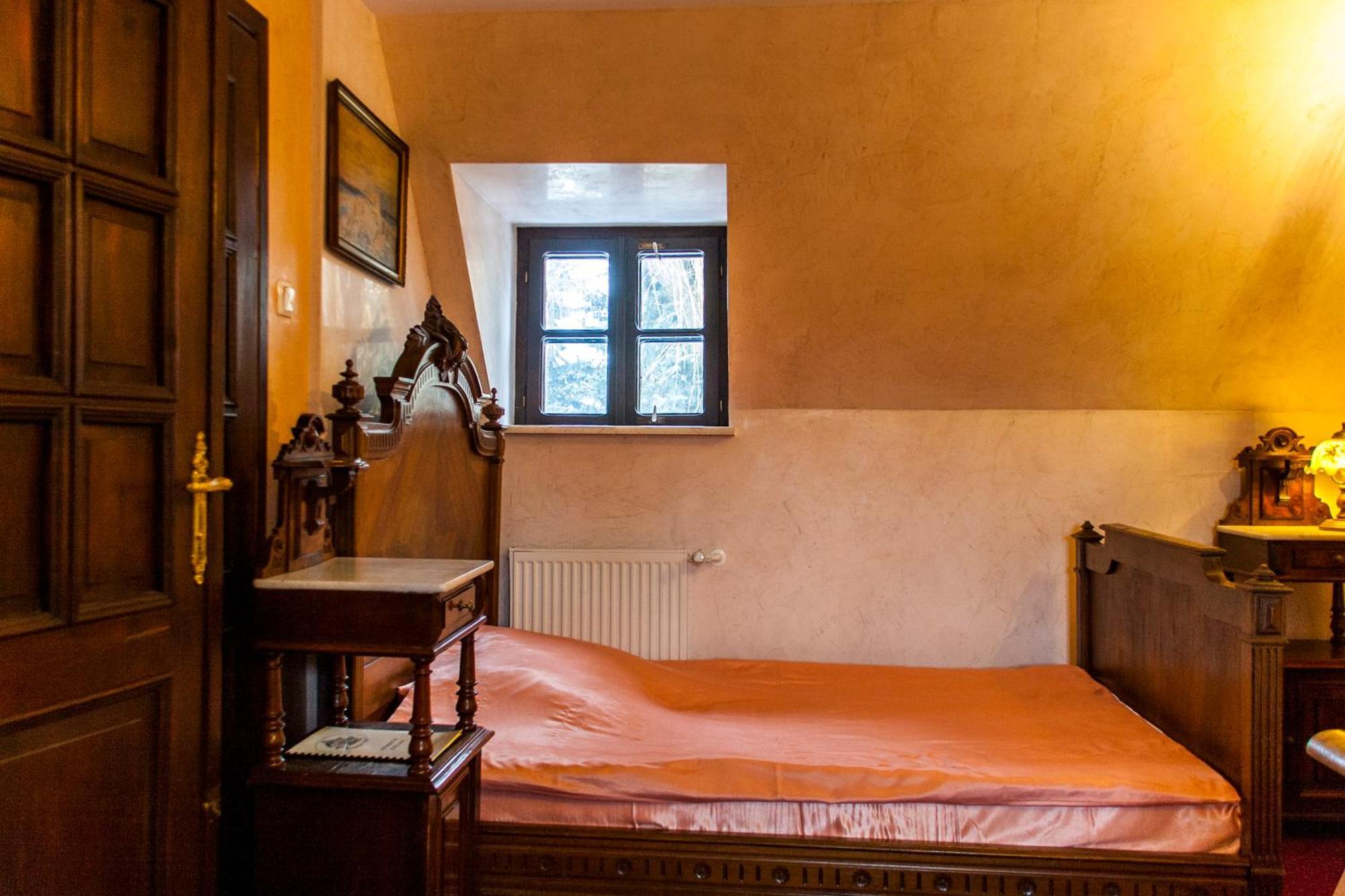 Bed and Breakfast Dwor Anna Ciecierzyn Pokoj fotografie