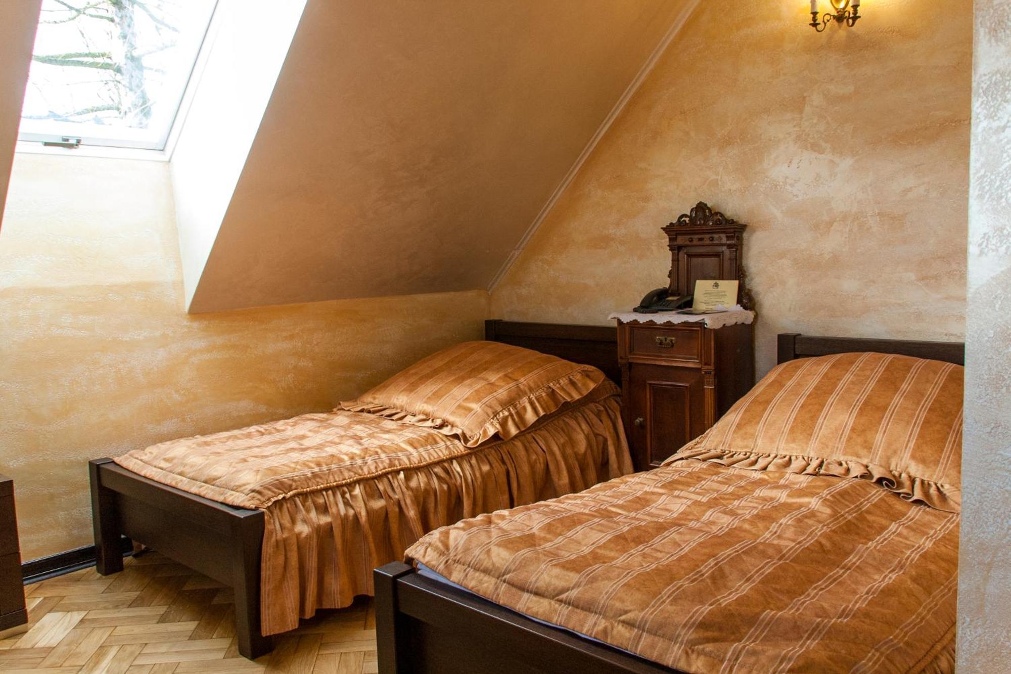 Bed and Breakfast Dwor Anna Ciecierzyn Pokoj fotografie