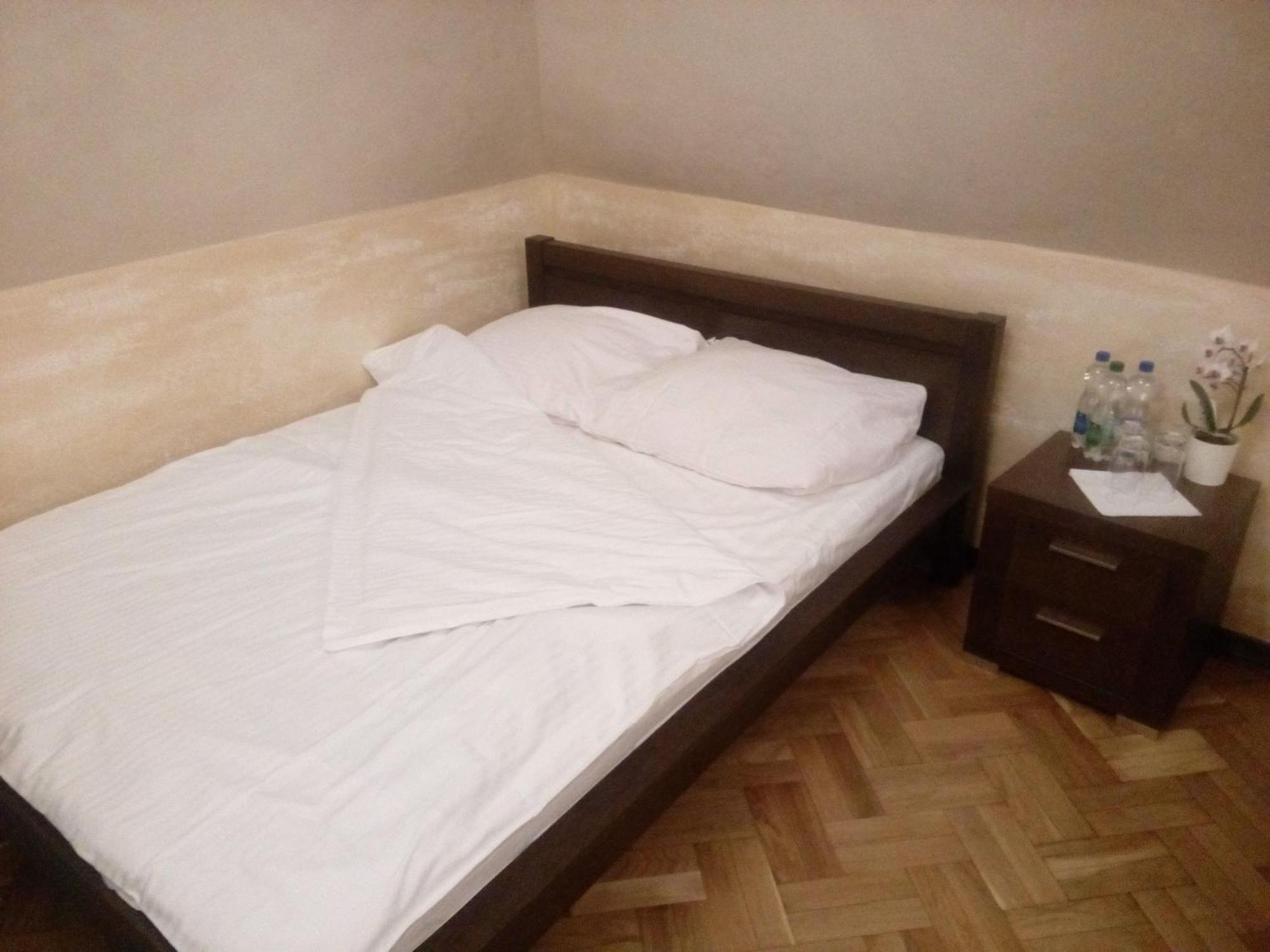 Bed and Breakfast Dwor Anna Ciecierzyn Pokoj fotografie