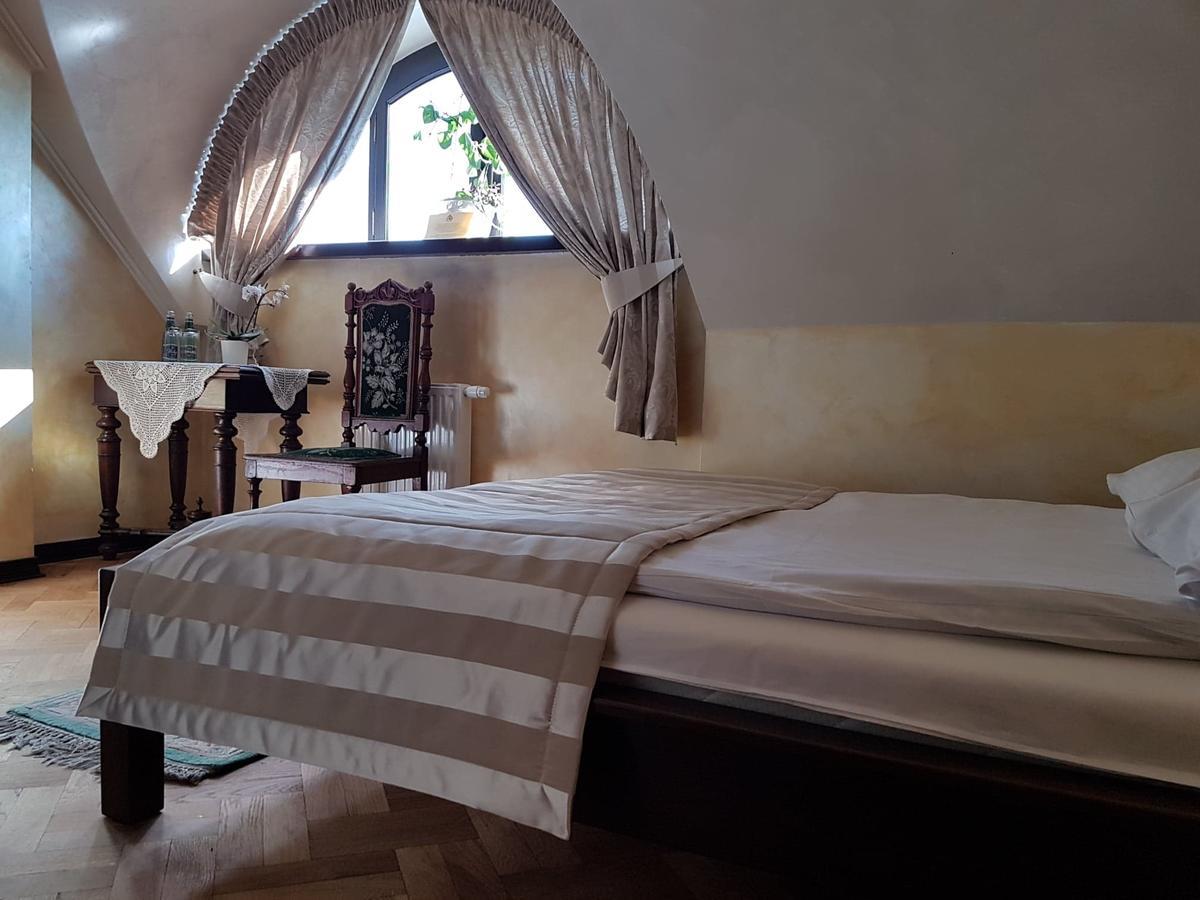 Bed and Breakfast Dwor Anna Ciecierzyn Exteriér fotografie