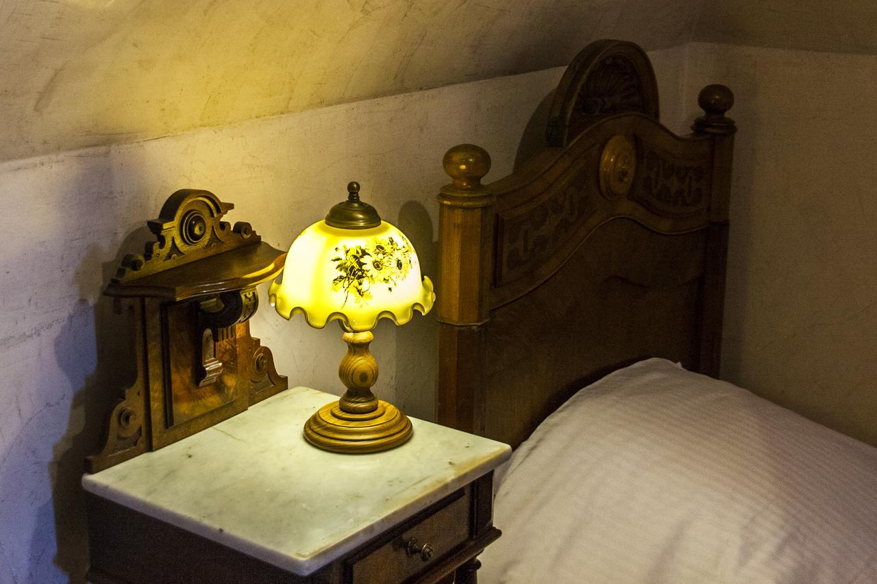 Bed and Breakfast Dwor Anna Ciecierzyn Pokoj fotografie